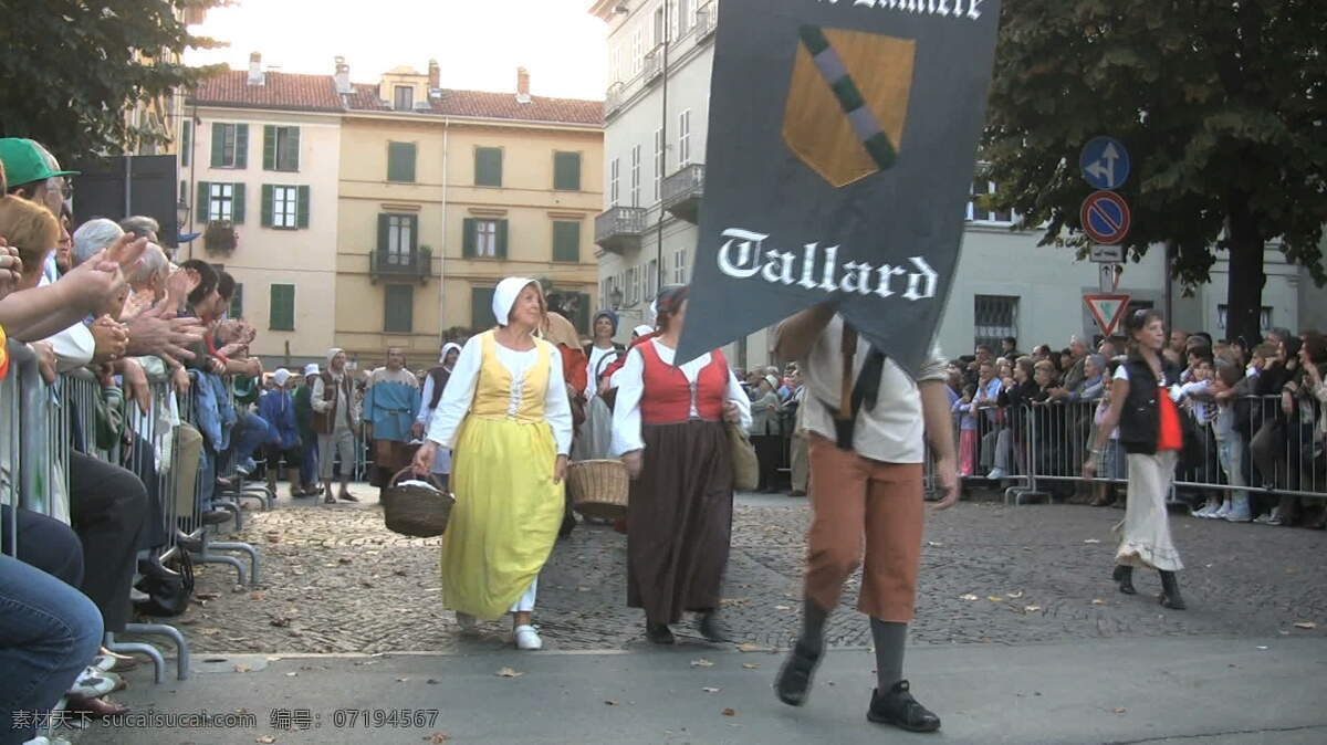 意大利 节日 游行 人 挥舞 股票 录像 服饰 行走 中世纪 节日游行的人 挥舞着 视频 其他视频