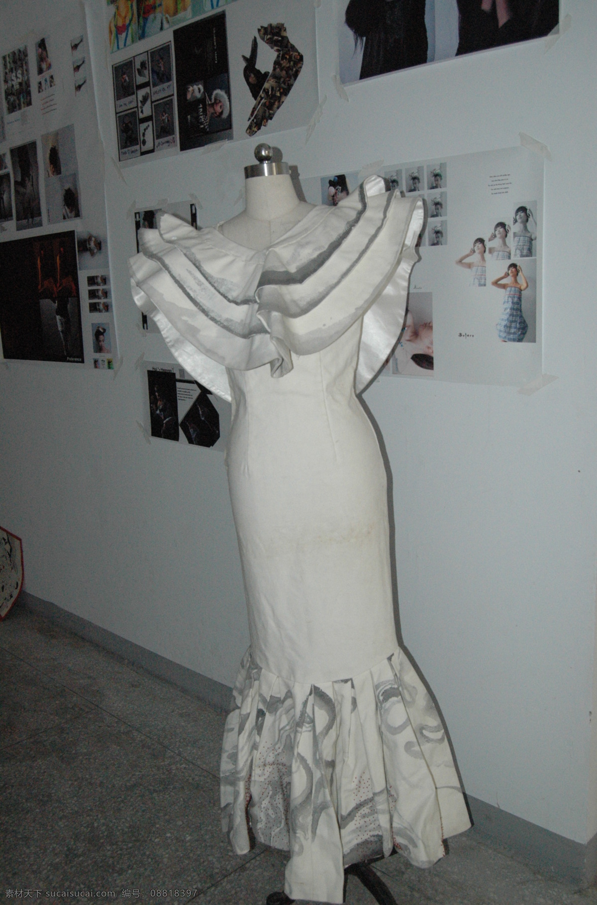 服装 服装设计 服装展示 手工 手工制作 文化艺术 展示 服装设计展示 白色的衣服 易斯顿服装 潮流的衣服 其他服装素材