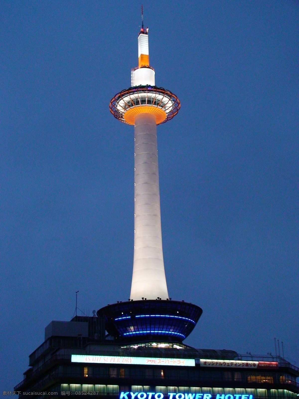 国外旅游 景观灯 蓝天 旅游摄影 人文景观 塔 现代建筑 日本风光 京都塔 京都 京都站 夜色 日本风情 装饰素材 灯饰素材