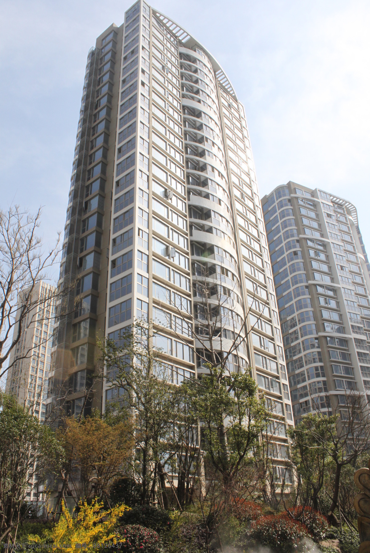 星雨华府实景 建筑 楼体侧面 蓝天 白云 植物 树 园艺 建筑摄影 建筑园林