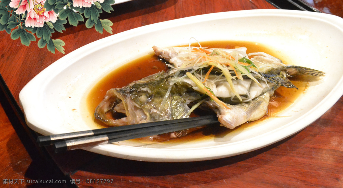 清蒸鲈鱼 葱油鲈鱼 清蒸海鲈鱼 鲈鱼 清蒸 美食 热菜 熟食 饭店 包桌菜 鱼类 荤菜 餐饮美食 传统美食