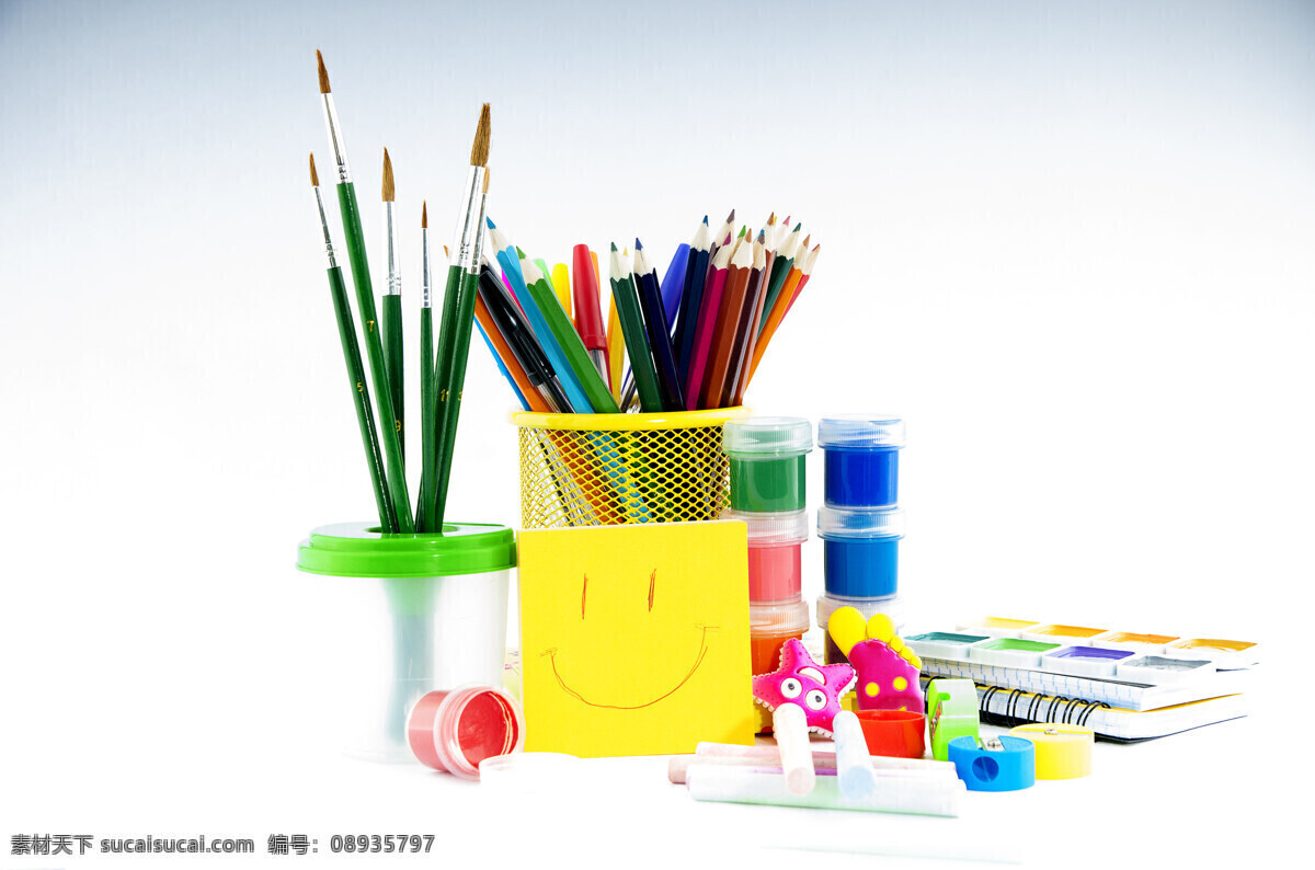 笔筒 画笔 笔筒和画笔 粉笔 办公用品 文具 开学 学习用品 学习用具 办公学习 生活百科