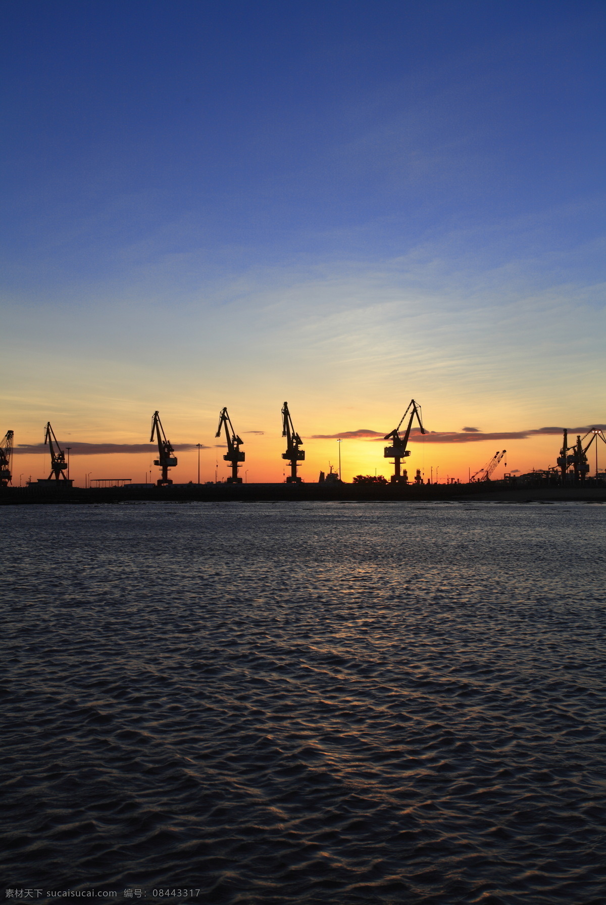 港口 码头 吊机 起重器 大海 泊位 机械 船务 工业生产 现代科技