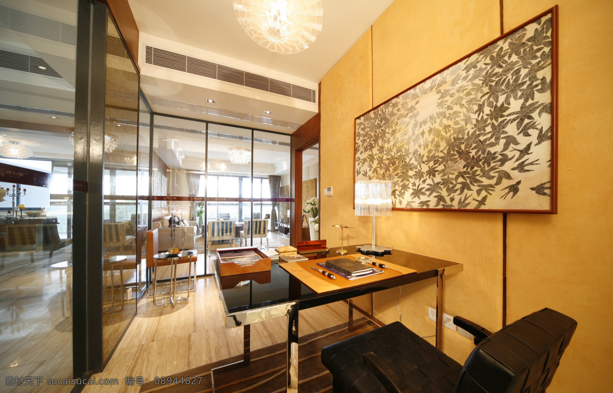 现代 优雅 客厅 装修 实景 图 玻璃餐桌 玻璃推拉门 挂画 黑色座椅 密度板 特色吊灯