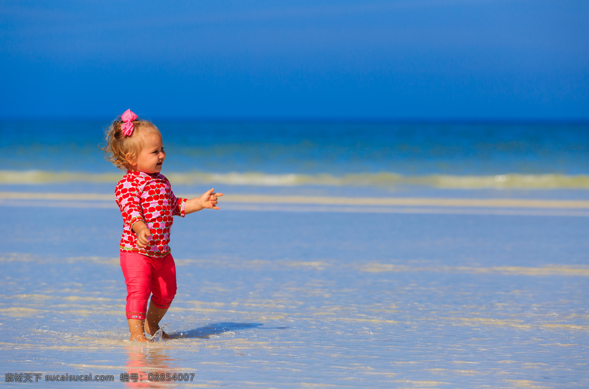 站 沙滩 上 小女孩 女孩 海边风景 孩子 儿童 人物图库 人物摄影 儿童幼儿 儿童图片 人物图片