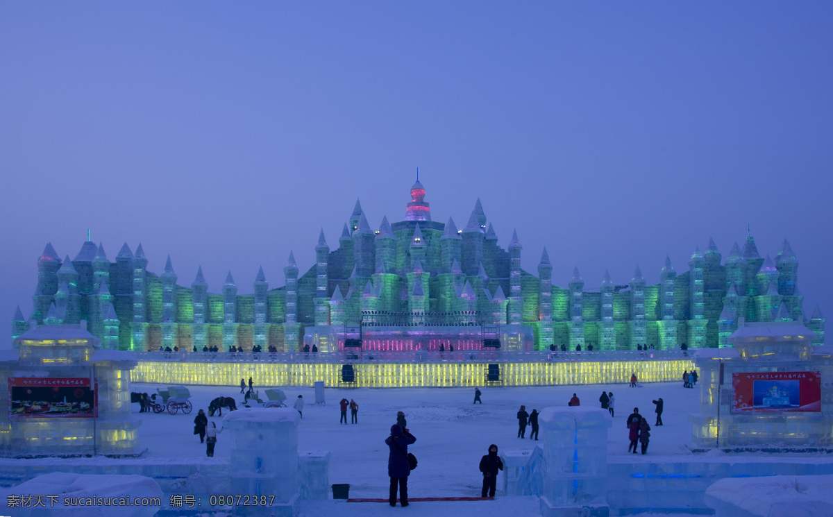 冰雪音乐之城 哈尔滨 冰雪大世界 游人 冰景城堡 夜色冰景 冰脽冰景 国内旅游 旅游摄影 蓝色