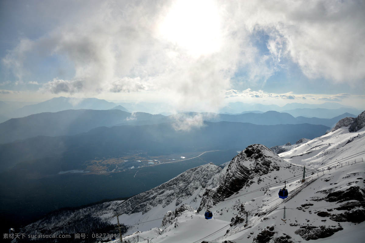 玉龙雪山 高空 俯视 雪地 日出 旅游摄影 国内旅游 灰色