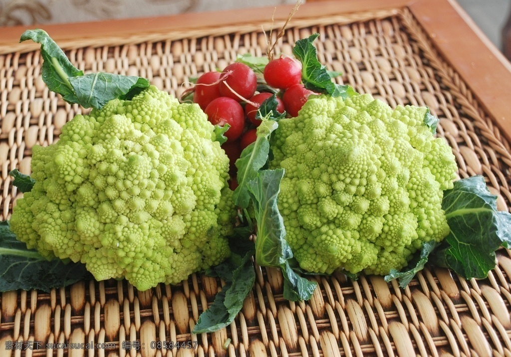 绿色蔬菜 花菜 蔬菜 小红萝卜 绿叶 食物原料 生物世界