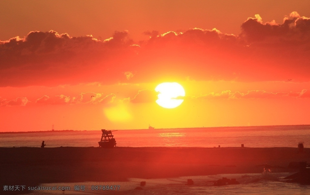 海上日出 大海 云 太阳 木船 游人 海鸟 自然风景 自然景观