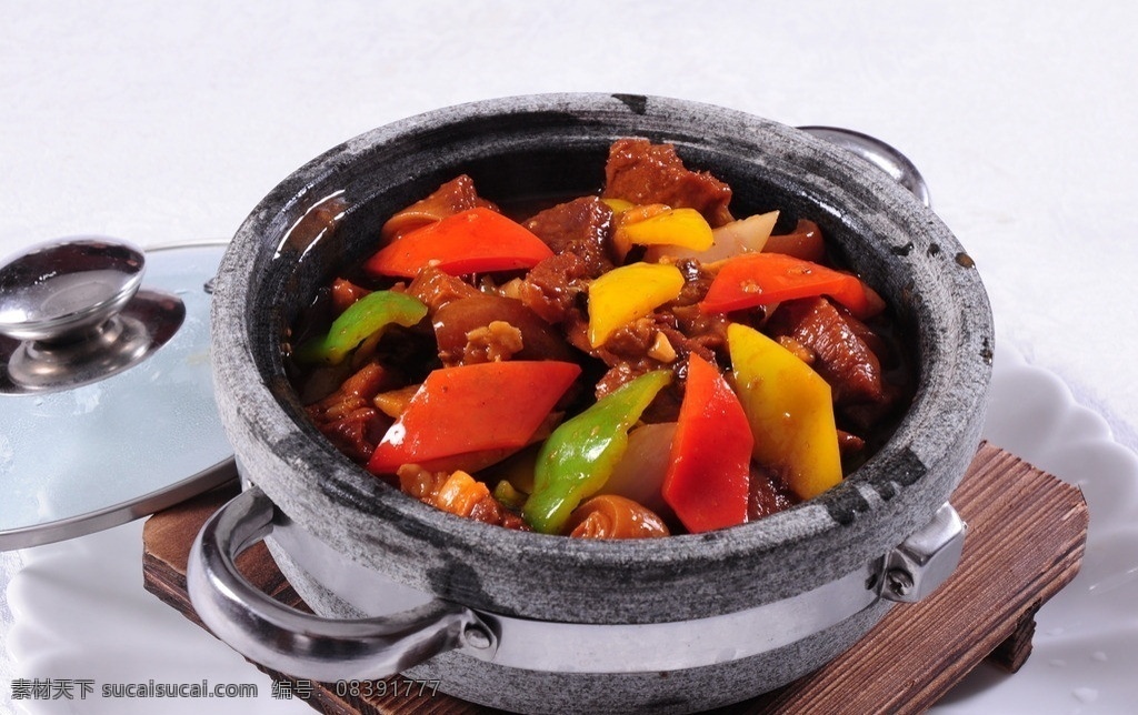 石 锅 带 皮 小 黄牛 石锅小黄牛 石锅尖椒牛肉 石锅牛肉饭 石锅饭 传统美食 餐饮美食