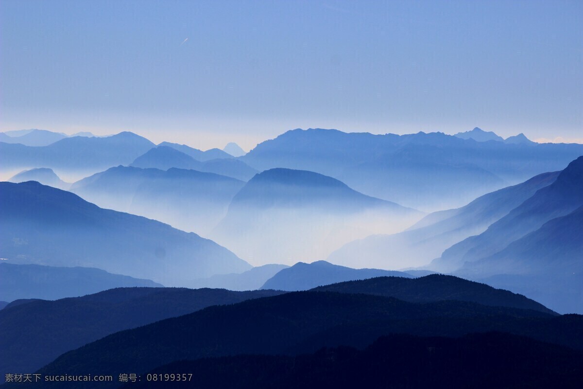 中国 风 蓝色 山峰 远山 蓝天 云雾 山 中国风 迷雾 自然景观 山水风景