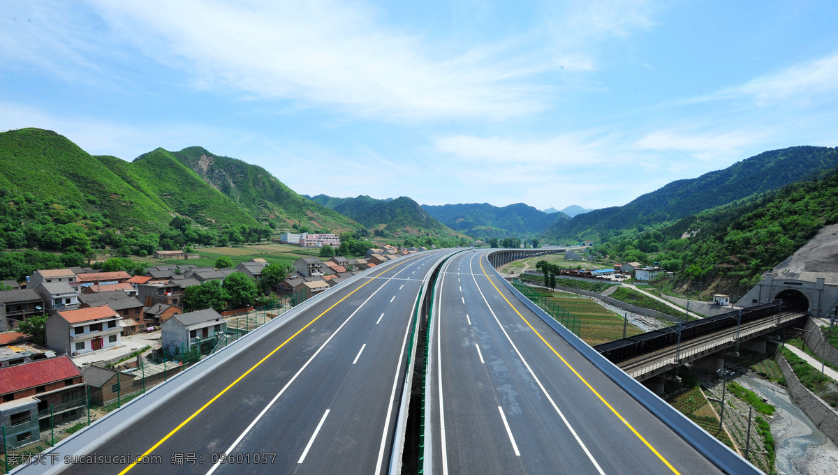 高速公路 公路 道路 跑道 马路 蓝天 白云 山 建筑园林 建筑摄影 自然景观 建筑景观