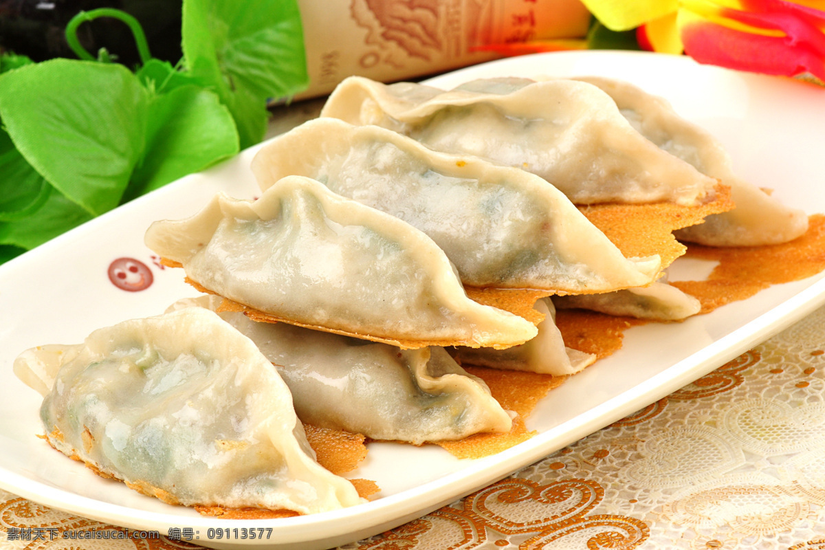 美味素锅贴 素锅贴 锅贴 美味锅贴 煎包子 餐饮美食 传统美食