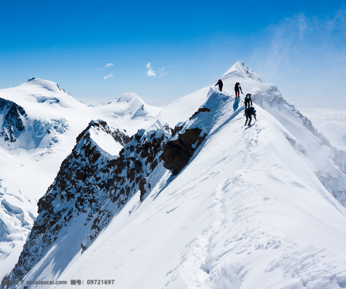 登山 团队 爬山 山峰 雪山 冰山 山脉 高原 高山 天空 积雪 岩石 顶点 风景 远山 体育运动 自然风景 自然景观