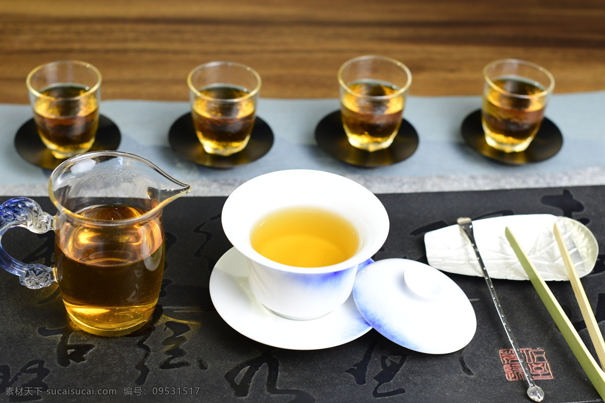 红茶 茶汤 茶具 图 茶叶 黄茶 实拍图 场景图 摄影图 叠装 照片 散茶 泡茶 茶杯