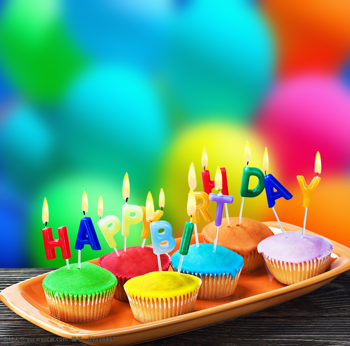 桌子 上 纸 托 蛋糕 气球 梦幻背景 纸托蛋糕 糕点 蜡烛 生日 节日庆典 生活百科
