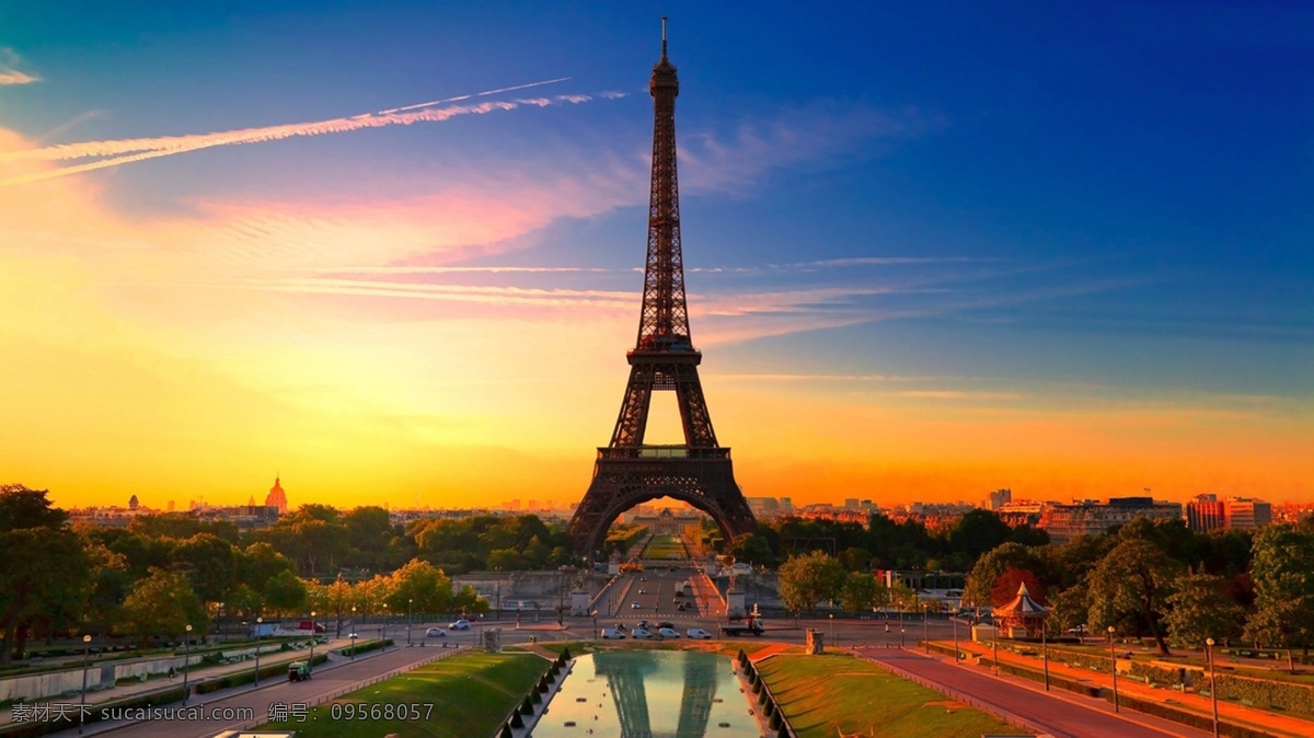 艾菲尔铁塔 法国 晚霞 朝阳 车来车往 树林 绿化 旅游摄影 国外旅游