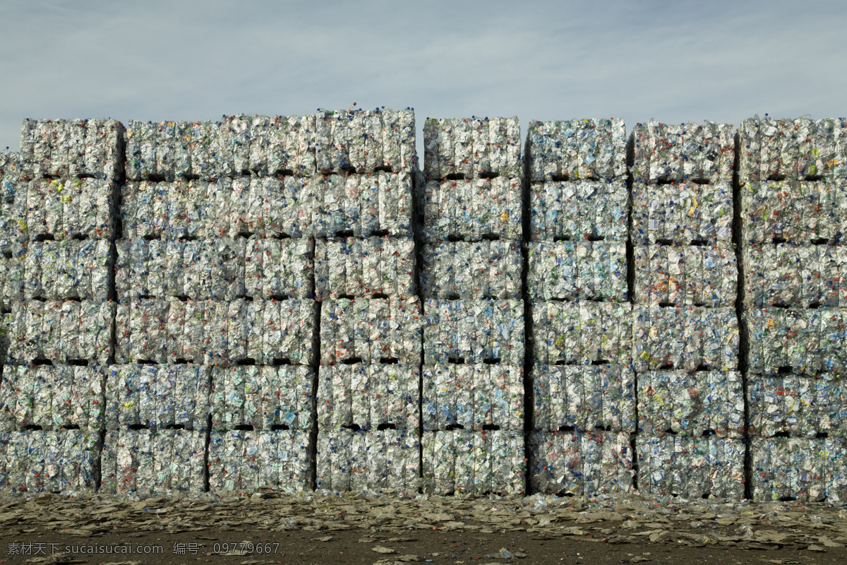节能环保 可乐瓶 生活百科 易拉罐 饮料瓶 回收 利用 回收利用 塑料瓶 回收站 循环利用 垃圾站 废品回收 能源节能环保 psd源文件 餐饮素材