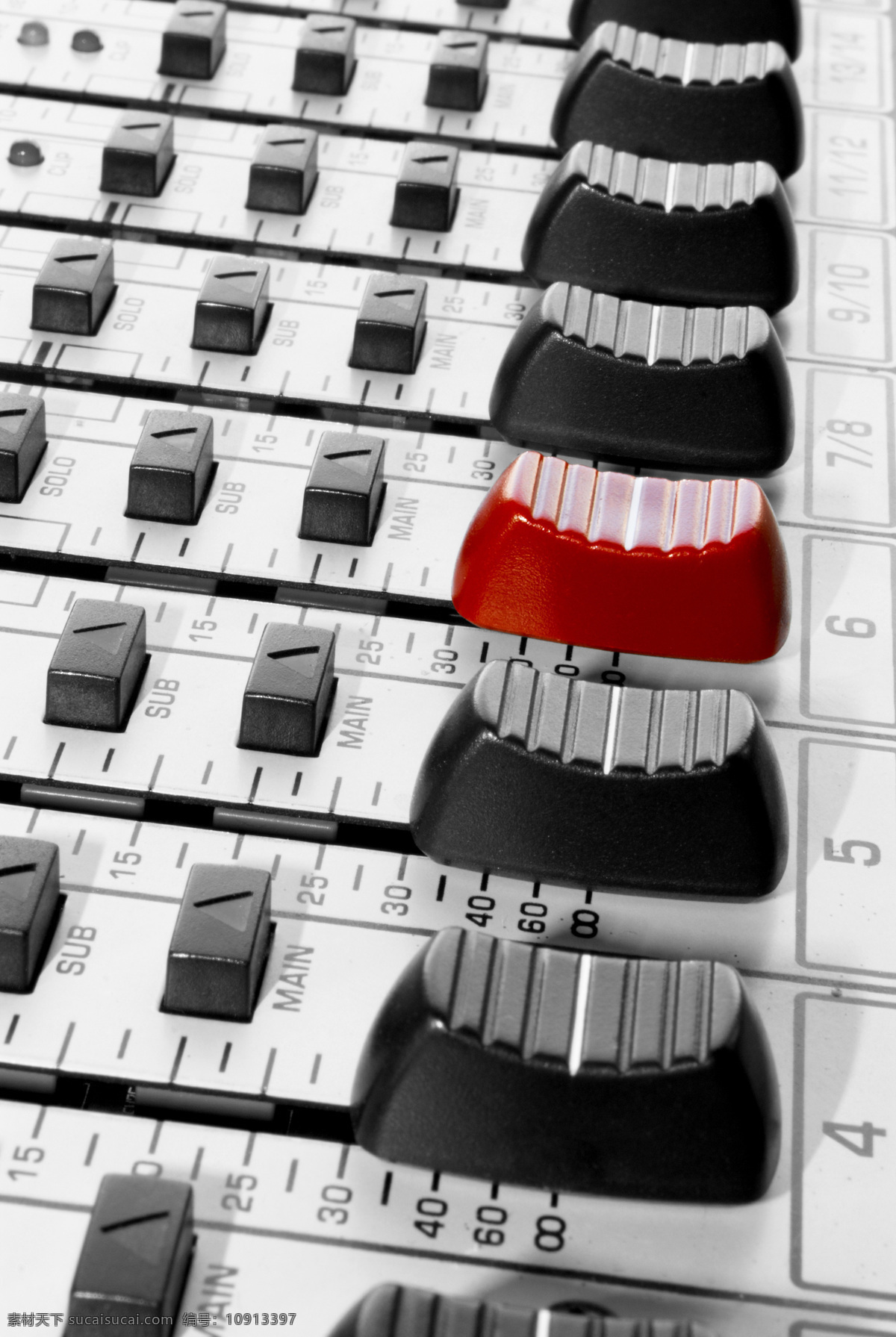 调音台 按钮 录音设备 音乐播放器材 音乐器材 音乐设备 影音娱乐 生活百科 白色