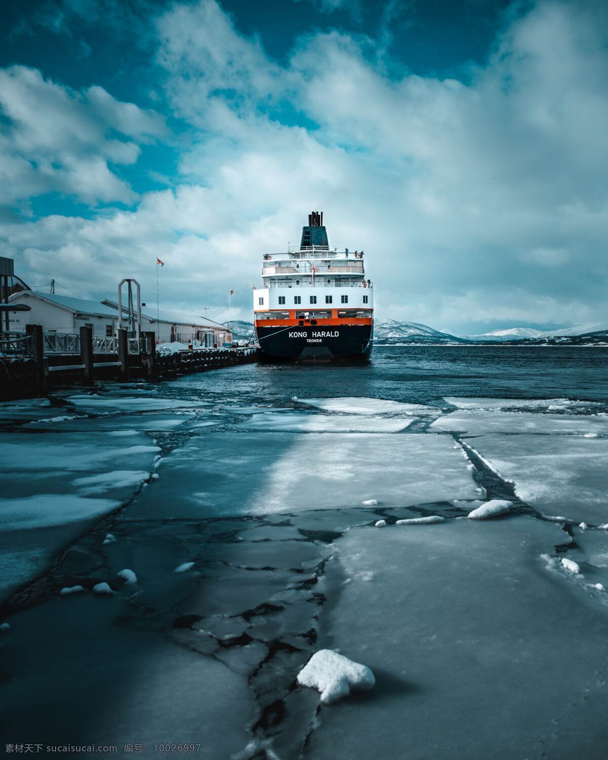 冰川游轮 冰面 水面 游轮 船 自然景观 山水风景