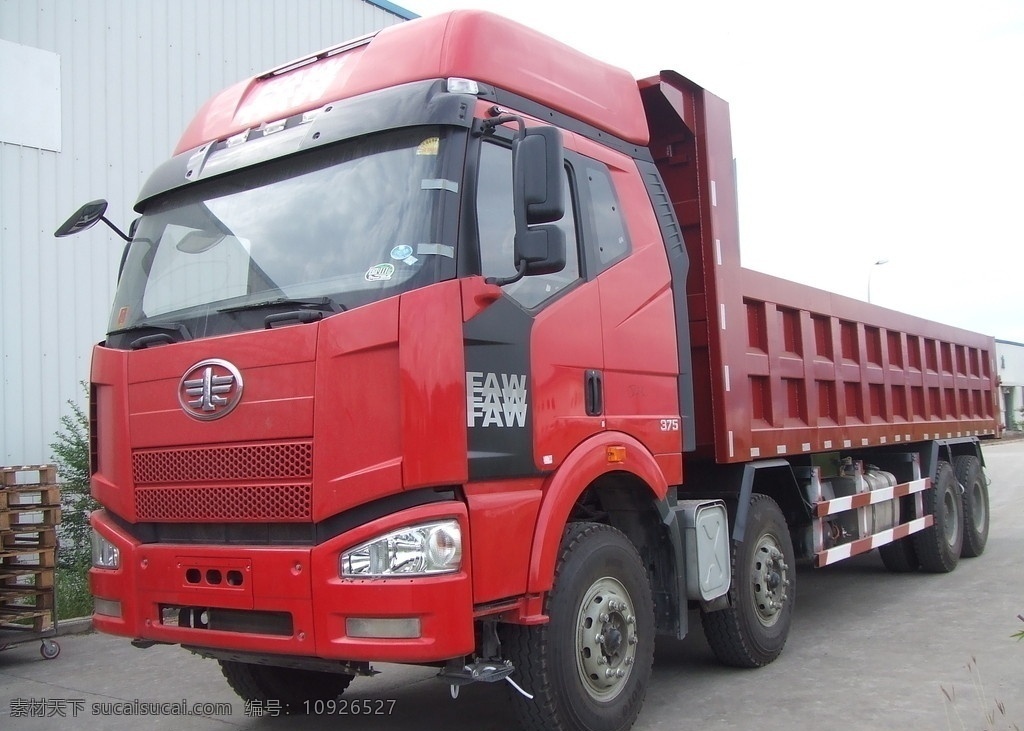 一汽解放卡车 一汽解放 一汽重卡 卡车 货车 工程车 大型货车 运输车 中国名牌 红色 白色 黑色 工业生产 现代科技