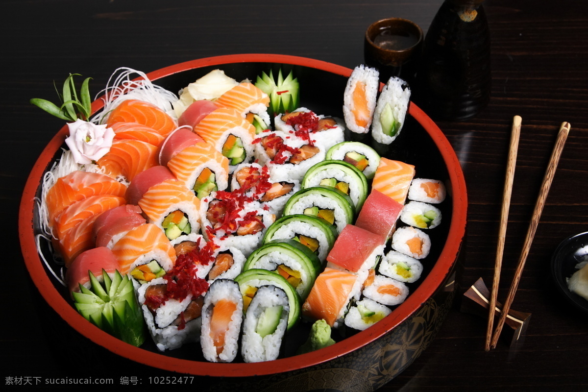 餐饮美食 饭团 海鲜 花朵 黄瓜 筷子 美食 清酒 寿司 日本料理 西餐 碗筷 三文鱼 生鱼片 蔬菜 虾仁 鱼籽 桂鱼 鲜花 西餐美食 风景 生活 旅游餐饮