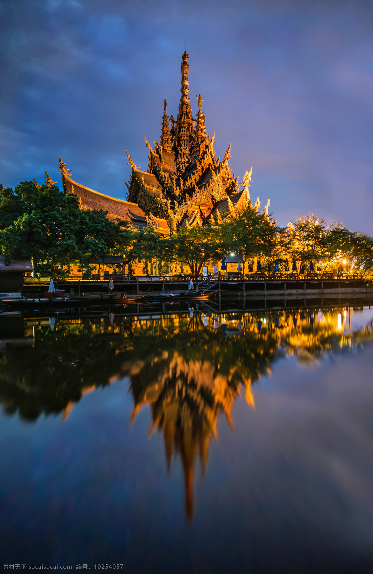 泰国超级庙宇 泰国 超级庙宇 庙堂 金色 倒影 夜晚 国外旅游 旅游摄影 黑色