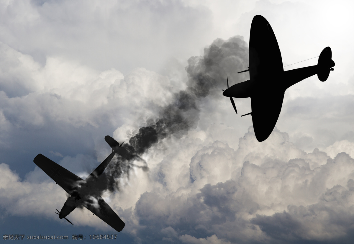 天空 里 战斗机 飞机 浓烟 战争 军事武器 现代科技