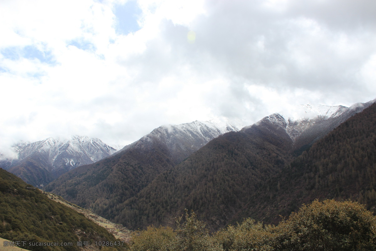 四姑娘山 雪山 四川雪山 蓝天白云 雪峰 四川旅游 川西高原 高原风光 雪山云雾 雪山雾气 四川景点 高原雪山 川西风光 长坪沟 白雪 冰天雪地 长坪 沟 自然景观 风景名胜 白色