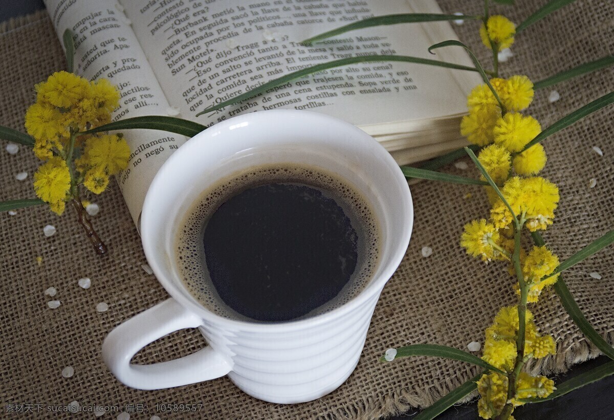 咖啡 书 唯美 意境 自制咖啡 香醇咖啡 浓咖啡 黑咖啡 好喝咖啡 美味 书本 花枝 黄色花枝 咖啡杯 杯子 热饮 饮料 饮食 饮品 生活百科 生活素材