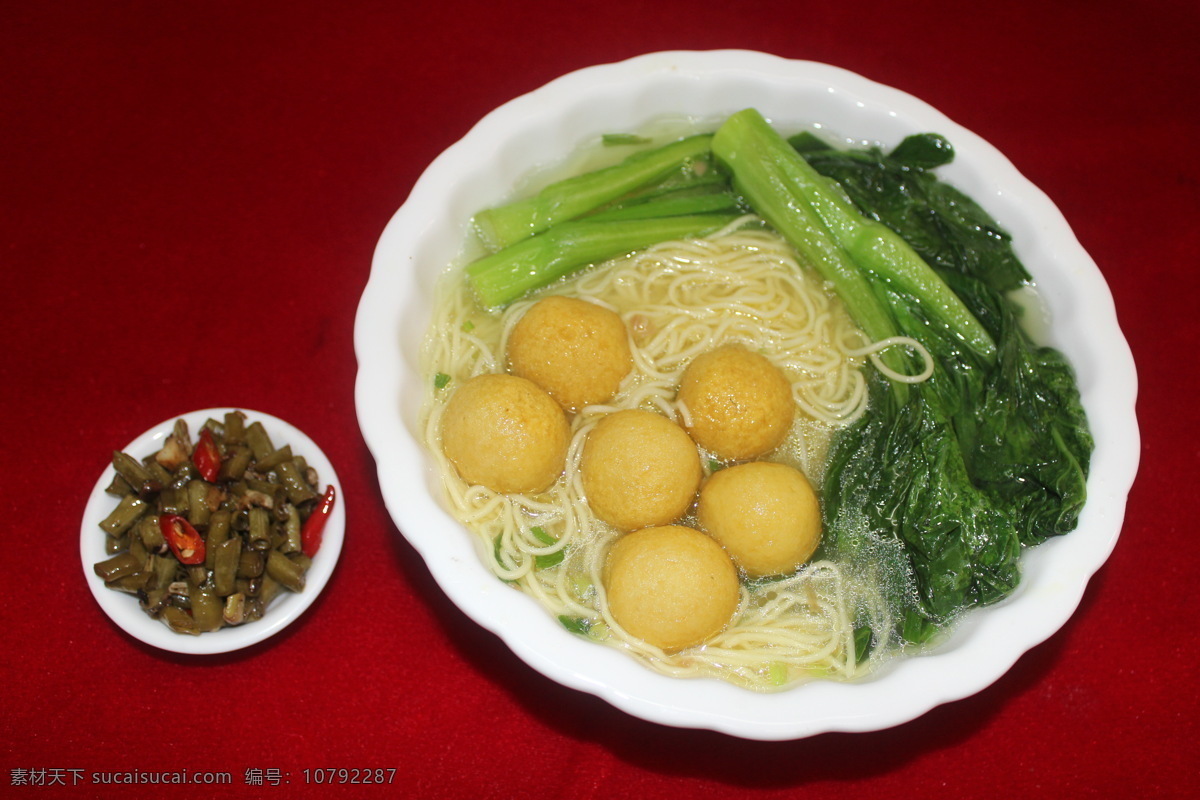 中国美食 鱼旦 酸豆角 青菜 菜心 清汤 汤面 葱花 汤碗 碟 传统美食 餐饮美食