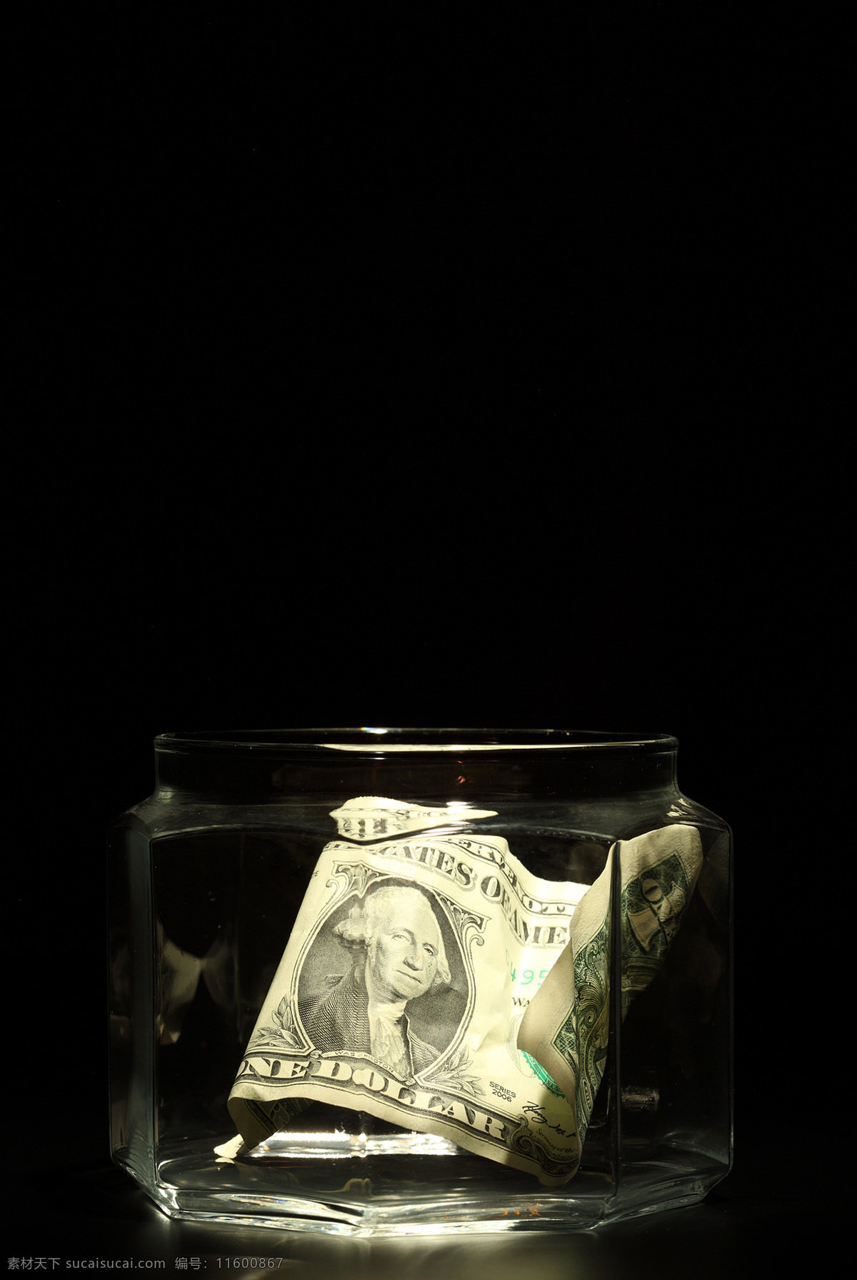 透明 玻璃瓶 里 美元 储钱罐 美金 美钞 钞票 纸币 钱 金融货币 金融财经 商务金融