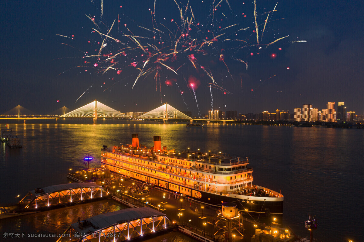 大连夜景 大连 节日 烟花 夜景 现代建筑 风光摄影 旅游摄影 建筑园林 建筑摄影