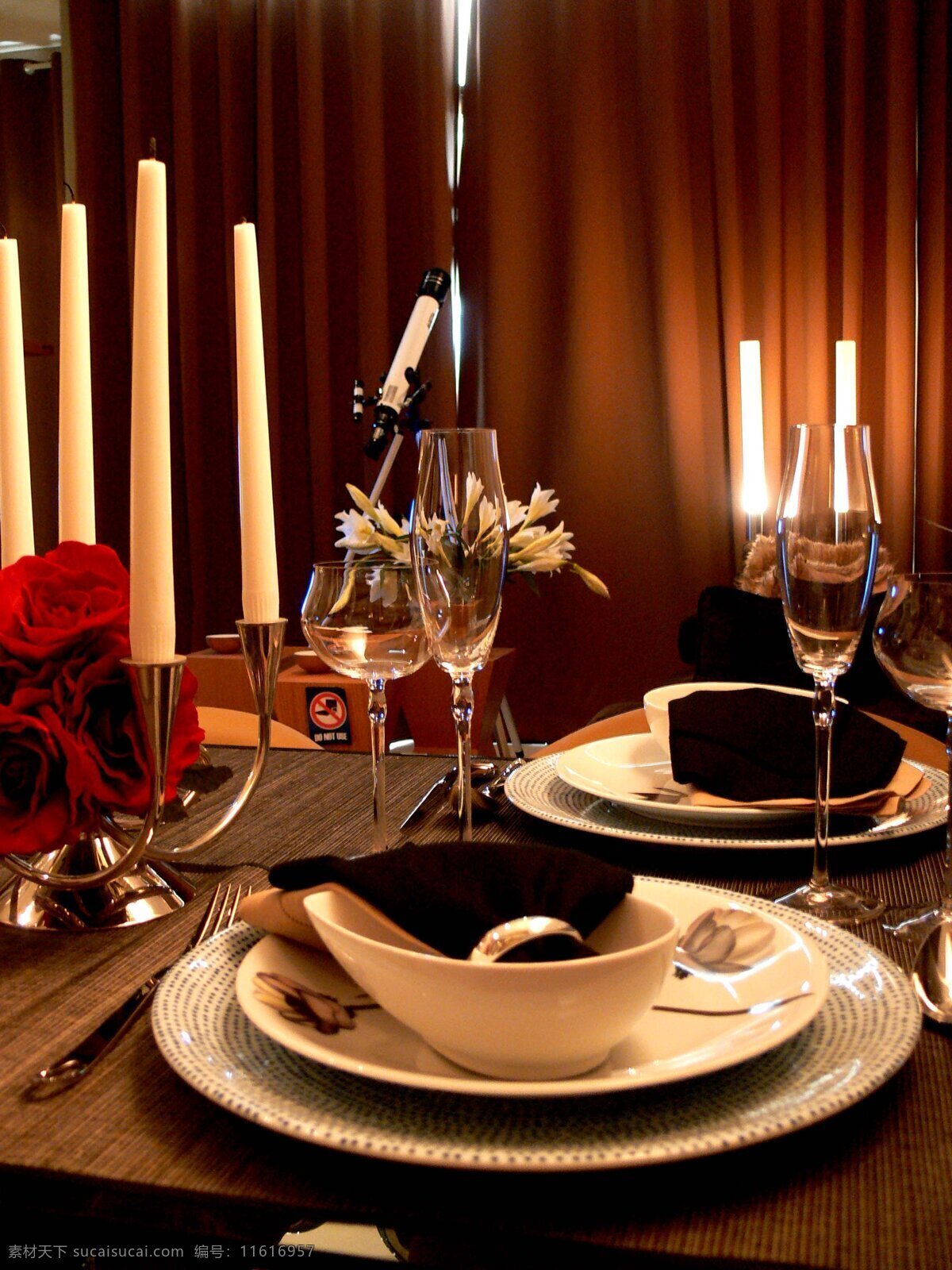餐桌 酒杯 厨房 样板间 蜡烛 精装修 家居生活 生活百科 餐具厨具 餐饮美食