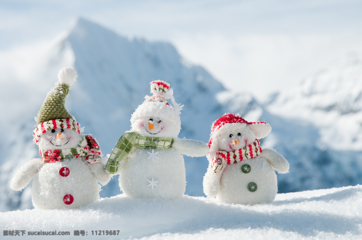 可爱雪人 白雪 雪娃娃 雪人 山脉 冬季风景 自然风景 自然景观