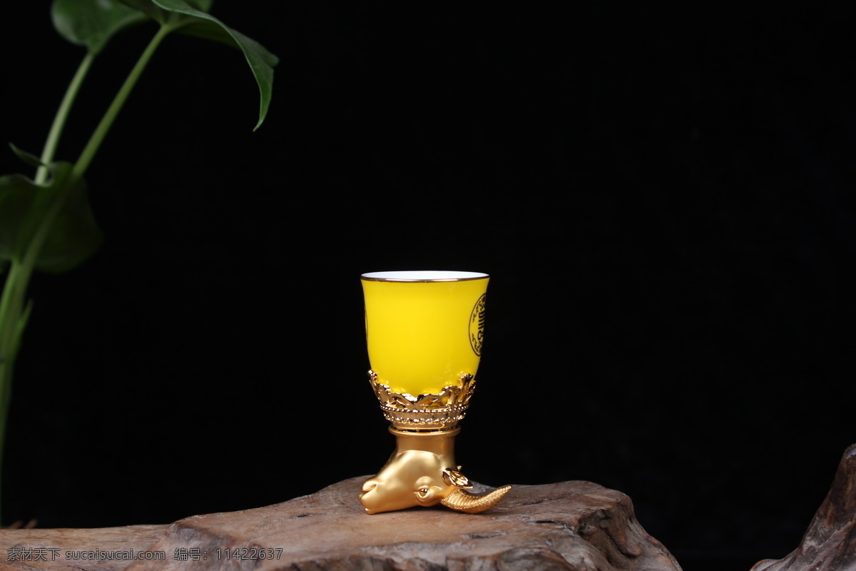铜镶瓷器 陶瓷 瓷器 铜器 酒具 景德镇 铜镶器 十二生肖 酒杯 牛 文化艺术 传统文化