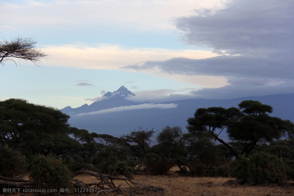 山 马文西山 肯尼亚风光 非洲风光 自然风光 云 旅途风景 自然景观 自然风景