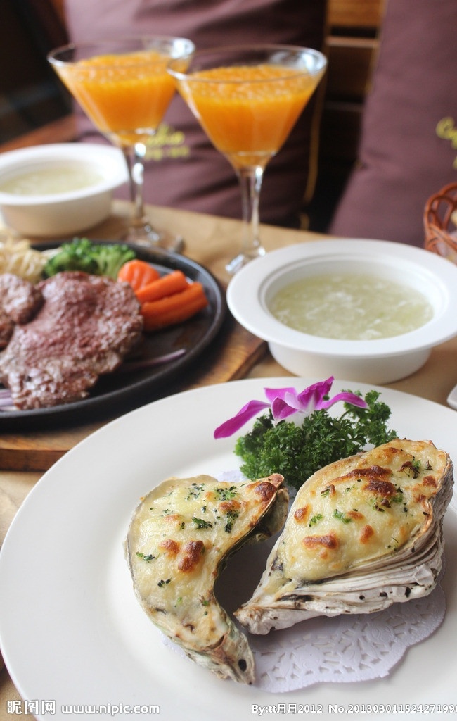 生蚝 芝士焗生蚝 咖啡店 餐桌 传统美食 餐饮美食