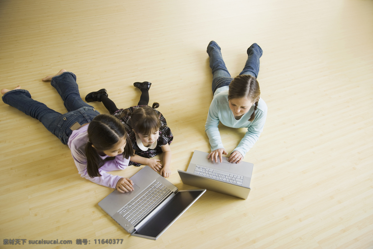 学习 电脑 小女孩 外国儿童 可爱 孩子 小学生 小女生 小男孩 小男生 儿童教育 学习电脑 儿童图片 人物图片