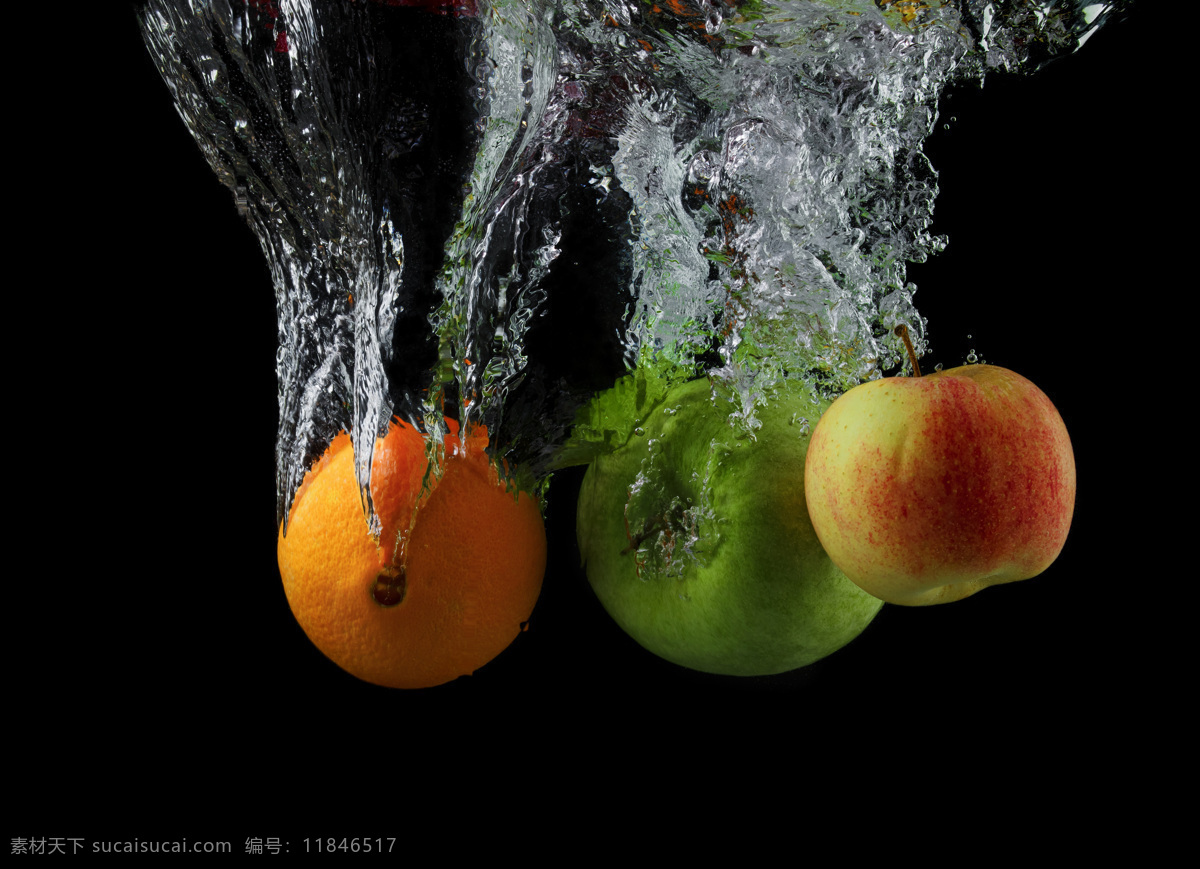 掉 进水 里 新鲜 水果 苹果 橙子 放入 水中 落入水中 新鲜水果 动感水花 泡沫 水泡 水珠 水果图片 餐饮美食
