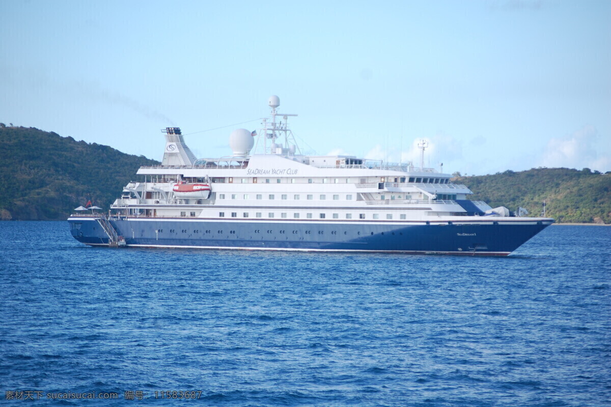 豪华游轮 豪华油轮 高级油轮 远洋油轮 游轮 游艇 客轮 邮轮 油轮 远洋 运输 海运 轮船 万吨巨轮 大船 大海 海洋 海水 天空 蓝天白云 交通工具 各种交通工具 现代科技