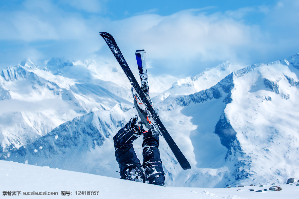 雪山 滑雪 运动员 滑雪运动员 滑雪场风景 美丽雪景 雪山风景 体育运动 滑雪图片 生活百科