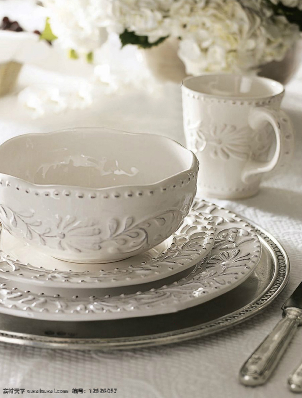 白色瓷碗磁盘 餐具特写 白色花纹瓷碗 白色花纹瓷盘 白色花纹瓷杯 灰色