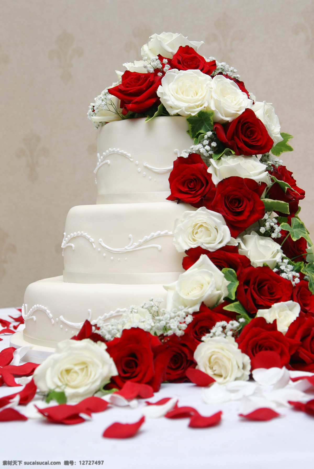 结婚 蛋糕 玫瑰花 婚礼蛋糕 鲜花 花朵 温馨浪漫 花瓣 其他类别 餐饮美食 白色