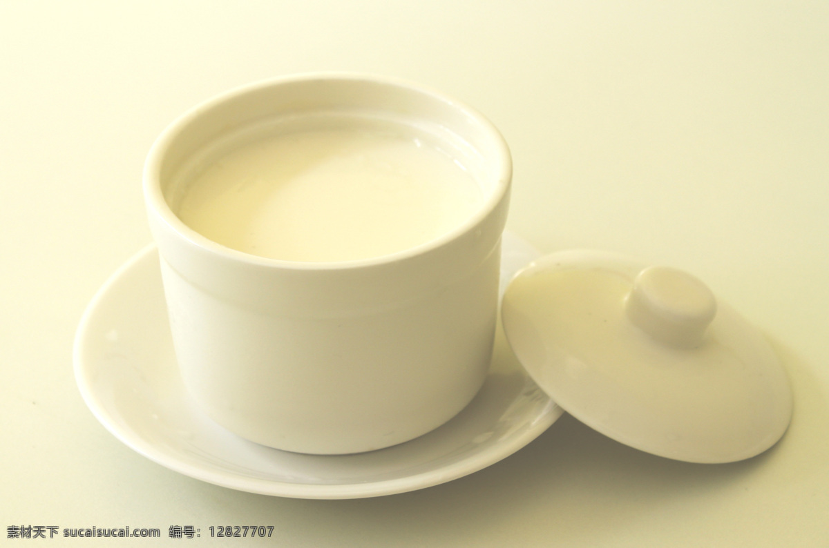 白色 杯子 餐饮美食 牛奶 食物 双皮奶 双 皮 奶 双皮 乳白色 杯盖 甜品 饮料 矢量图 日常生活
