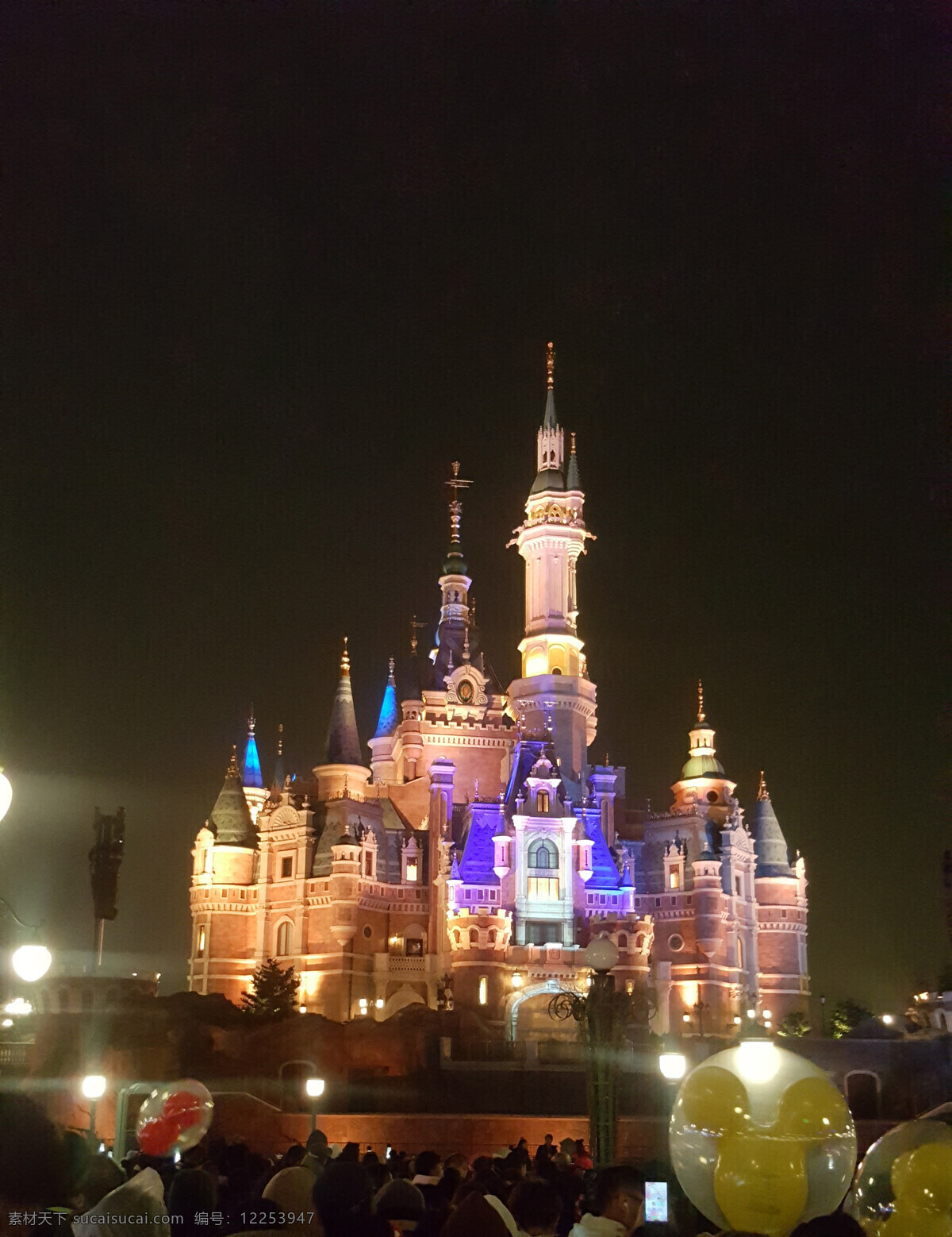 上海迪士尼 夜景 城堡 灯光 气球 生活百科 生活素材