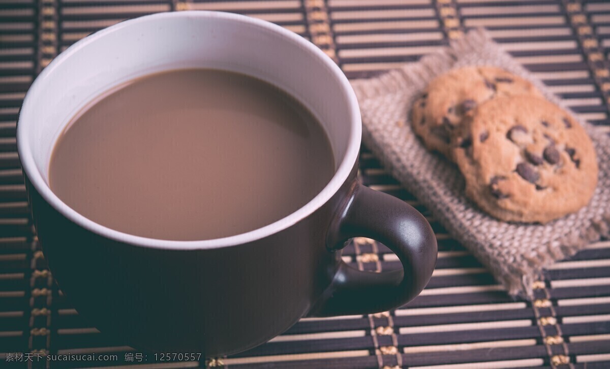 点心 咖啡杯 面包 牛奶 雀巢咖啡 拿铁咖啡 饼干 餐饮美食 饮料酒水
