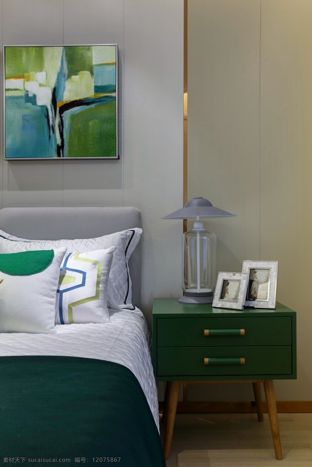 现代 时尚 卧室 深绿色 床头柜 室内装修 效果图 卧室装修 深绿色床头柜 浅色背景墙 灰色台灯
