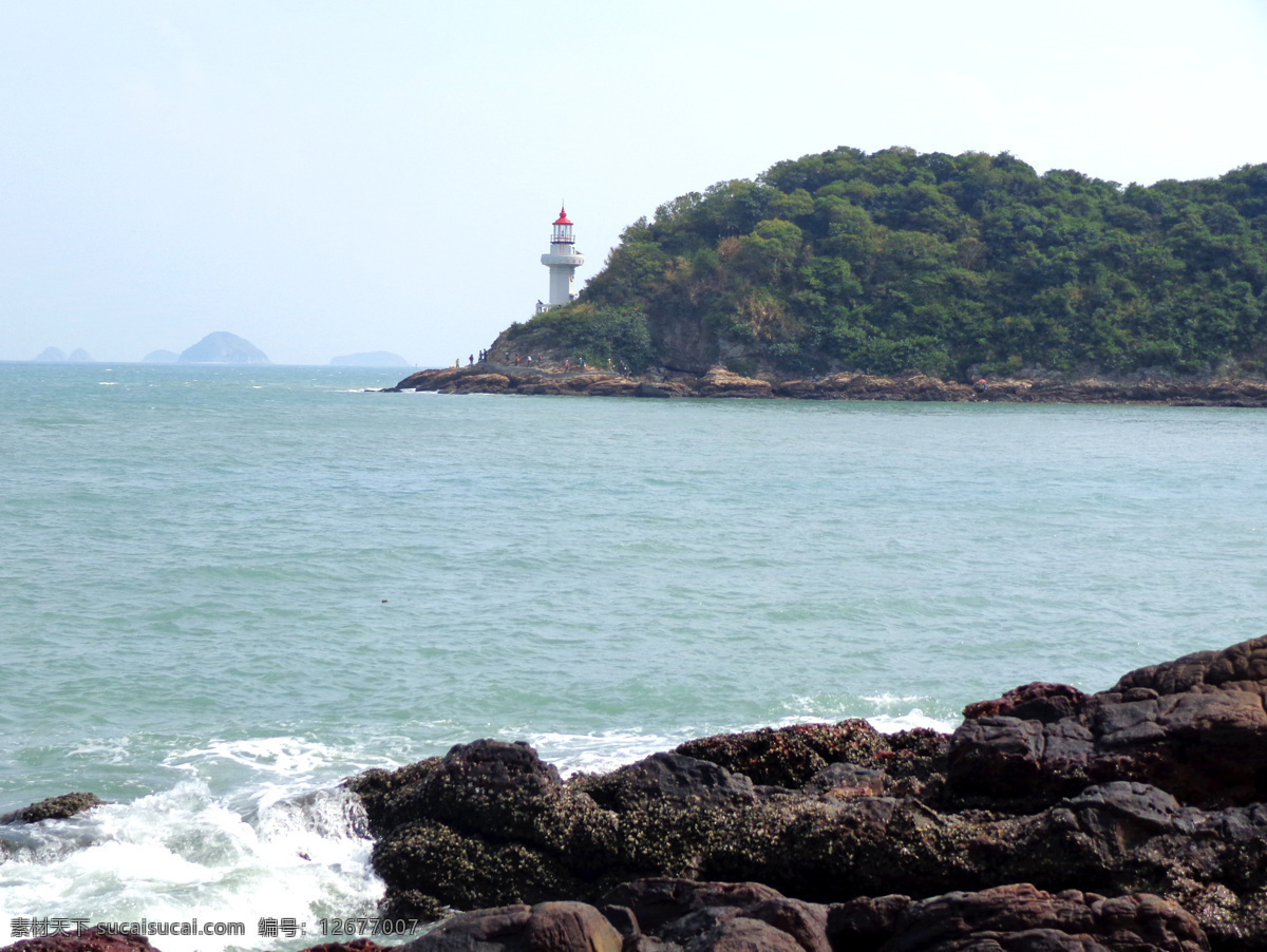 海边 灯塔 海景 海面 礁石 浪花 天空 自然风景 自然景观 边灯塔 山头 风景 生活 旅游餐饮