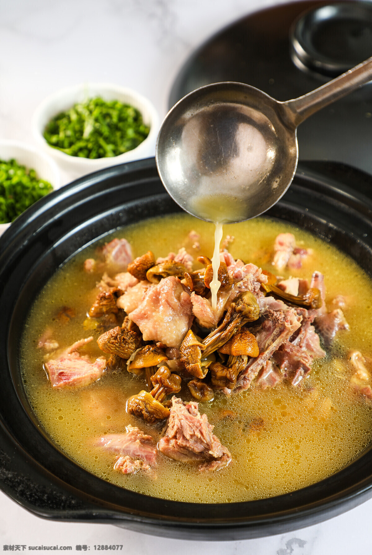 野 菌 老 鸭汤 传统 美味 养生 野生菌 老鸭汤 养生汤 餐饮美食 传统美食